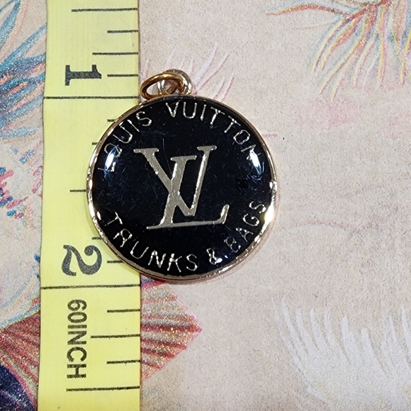 Louis Vuitton -LV Charm/Replacement Zipper Pull (Large) - Picture 3 of 4